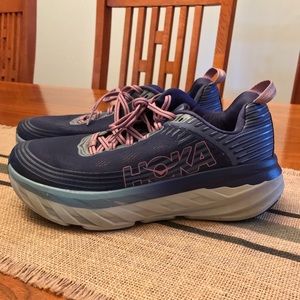 Hoka One One Bondi 6 purple grey and pink women size 8 great condition!